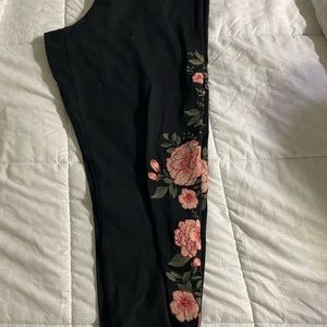 Torrid Capri Leggings size 2